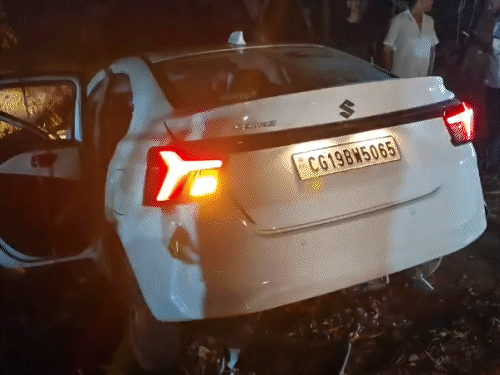 छत्तीसगढ़ में 2 कारें भिड़ीं, कॉन्स्टेबल का परिवार खत्म,6 मौतें:पत्नी, दामाद, बहन और भांजे समेत 6 की जान गई, शादी से लौट रहे थे