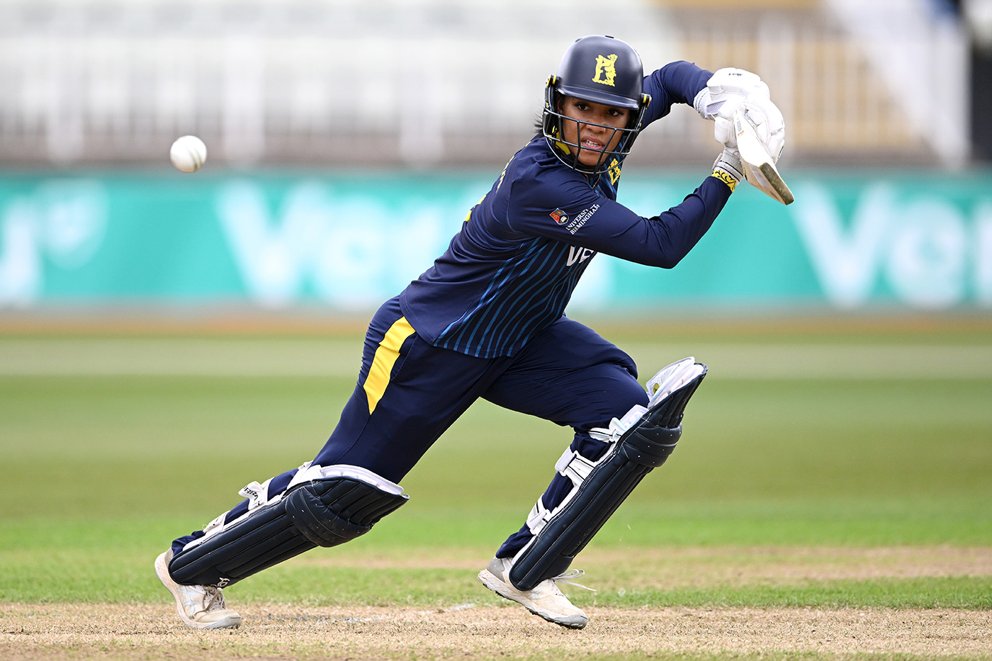 वारविकशायर ने 354/7 का रिकॉर्ड स्कोर दर्ज करने के बाद मौसम बाधा का सामना किया