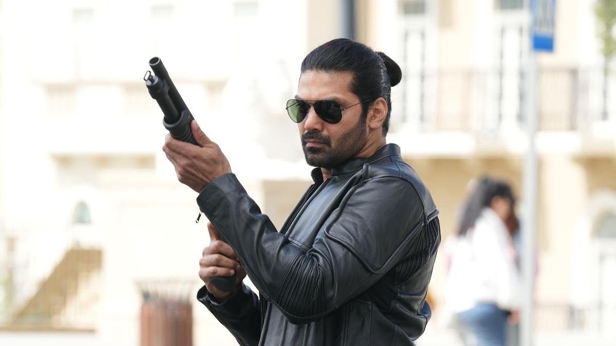‘मिस्टर एक्स’ मूवी रिव्यू: आर्य-गौतम कार्तिक की उम्मीद भरी मिशन Excess से अधूरी रह गई