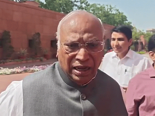 संसद के विशेष सत्र का आज तीसरा दिन: कल महिला आरक्षण बिल हुआ अस्वीकृत; प्रियंका गांधी बोलीं- पुराना विधेयक लाकर समर्थन को तैयार