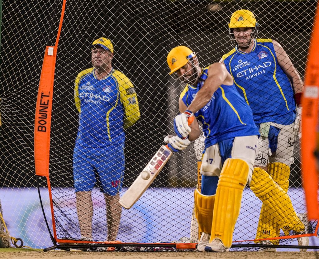 Dhoni hits Chepauk nets but his recovery continues to stretch